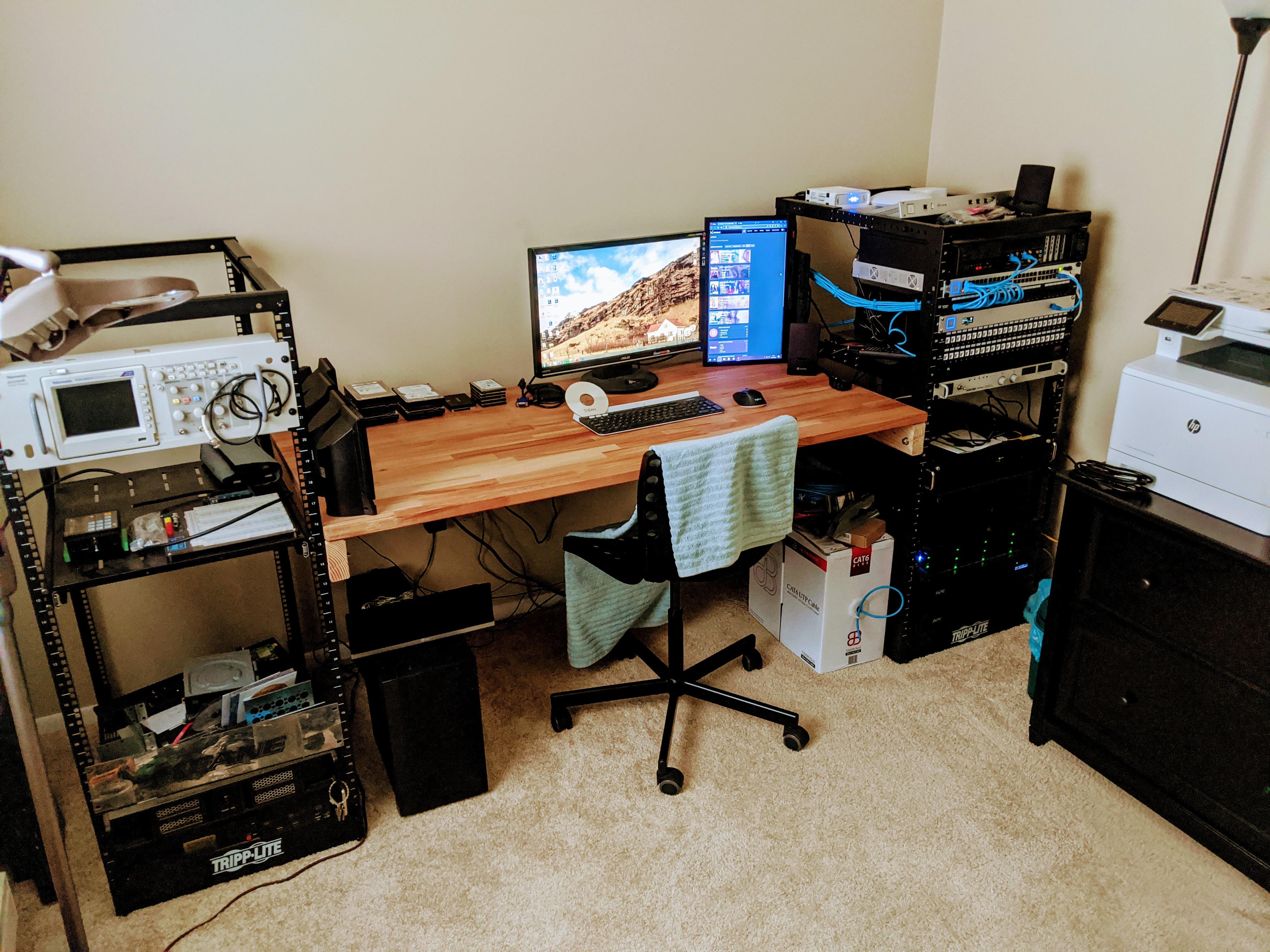 Reddit :: Electronics workstation and home lab